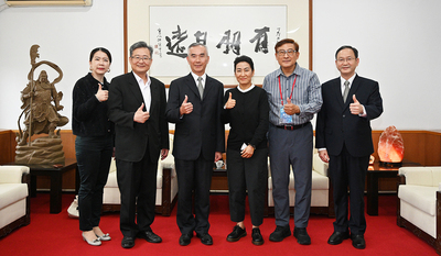警大與美國聖休士頓州立大學締結姊妹校合影